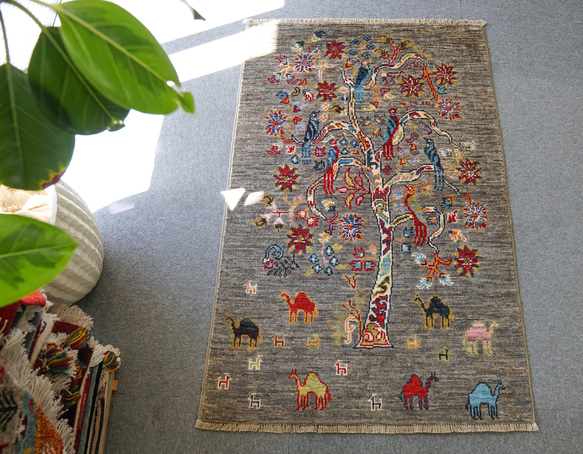 122×77cm【アフガニスタンガズニウール手織り絨毯】手織りギャッベ 1枚目の画像