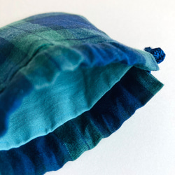 ♬ファブリック2024♬ 手縫いのミニ巾着袋 緑 タータンチェック柄 3枚目の画像