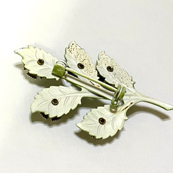 【ビンテージ 　エナメル　白い花　グリーン　の　ブローチ】アメリカ製　パール 3枚目の画像