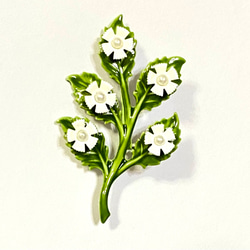 【ビンテージ 　エナメル　白い花　グリーン　の　ブローチ】アメリカ製　パール 4枚目の画像