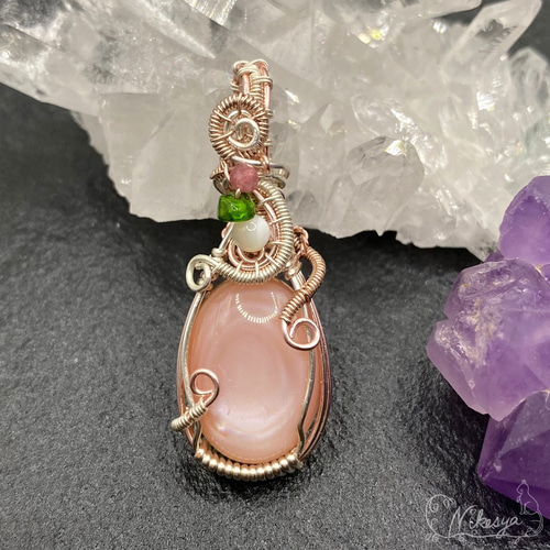 ピンクシェル（貝）のペンダントトップ【ワイヤーアクセサリー