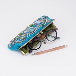 ビーズ刺繍の眼鏡ケース・ペンケースがま口 8 ブルー 5枚目の画像