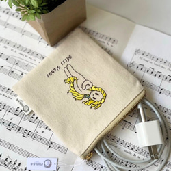 刺繍ポーチ✳︎オリジナルキャラクター✳︎シンプルポーチ✳︎プリンセス✳︎ぺたんこポーチ✳︎プレゼント 2枚目の画像