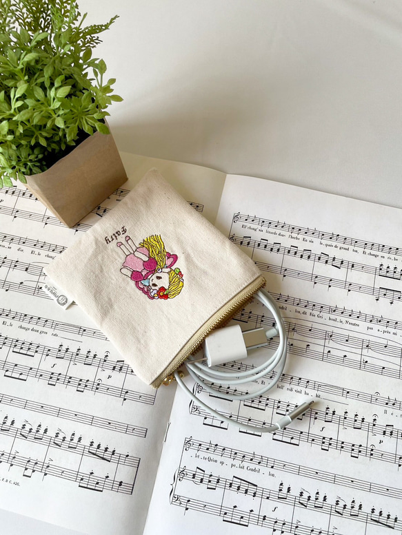 刺繍ポーチ✳︎オリジナルキャラクター✳︎シンプルポーチ✳︎プリンセス✳︎ぺたんこポーチ✳︎プレゼント 15枚目の画像