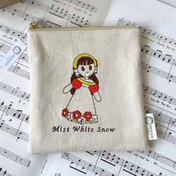 刺繍ポーチ✳︎オリジナルキャラクター✳︎シンプルポーチ✳︎プリンセス✳︎ぺたんこポーチ✳︎プレゼント 6枚目の画像