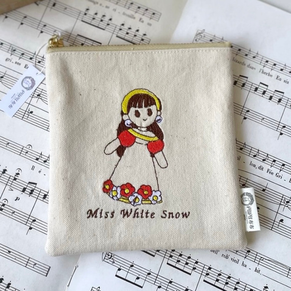 刺繍ポーチ✳︎オリジナルキャラクター✳︎シンプルポーチ✳︎プリンセス✳︎ぺたんこポーチ✳︎プレゼント 6枚目の画像