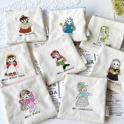 刺繍ポーチ✳︎オリジナルキャラクター✳︎シンプルポーチ✳︎プリンセス✳︎ぺたんこポーチ✳︎プレゼント 1枚目の画像