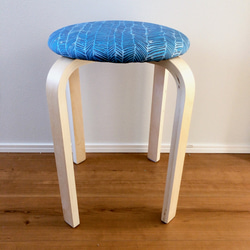 スツール　丸椅子　木製　スタッキングチェア   『　青波　』 2枚目の画像