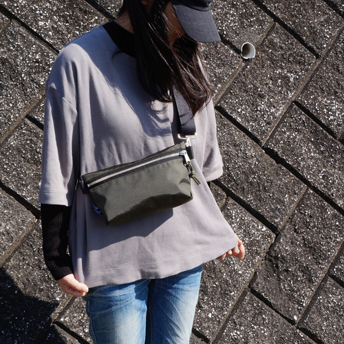 超軽量 撥水ナイロン（全6色）ショルダーバッグ お出かけポシェット