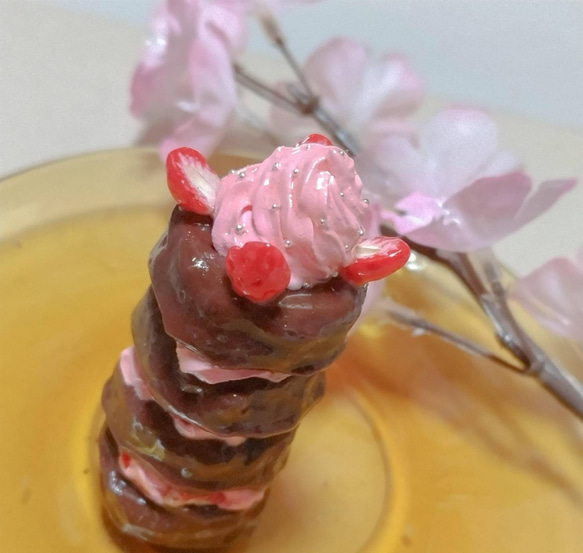 チョコとイチゴのコラボ！贅沢！チョコまみれのパンケーキタワー