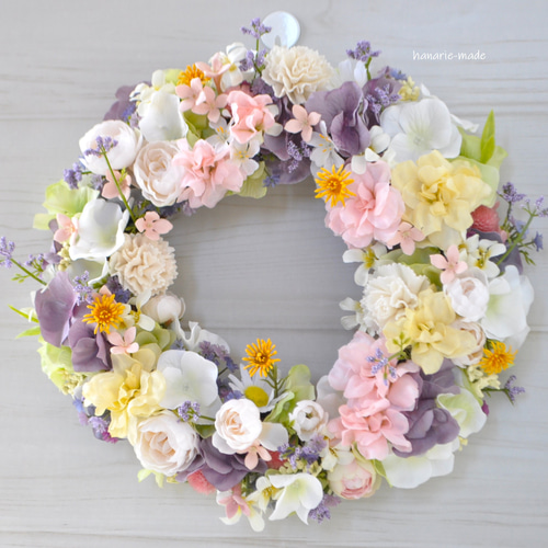 ふんわりパステルカラーのフラワーリース：ピンク パープル 白 黄色  