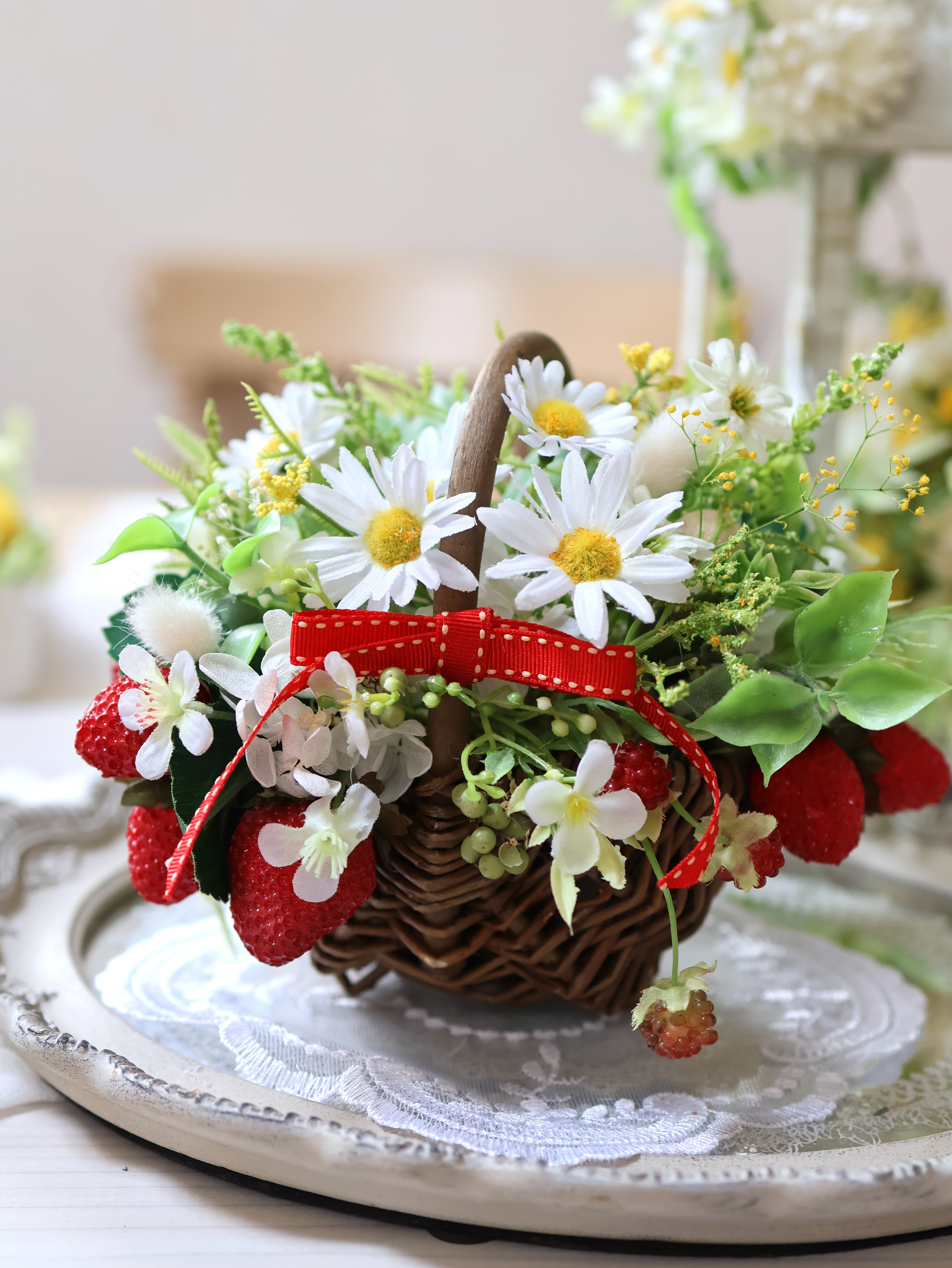 専用 イチゴの鉢植えとスイトピーアレンジ クレイフラワー 専用 イチゴの鉢植えとスイトピーアレンジ クレイフラワー 専用