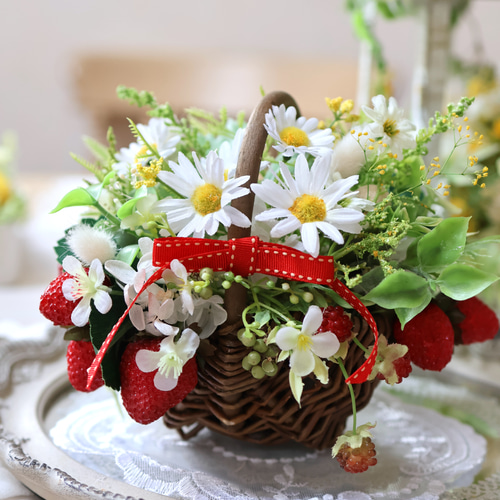 専用 イチゴの鉢植えとスイトピーアレンジ クレイフラワー 専用 イチゴの鉢植えとスイトピーアレンジ クレイフラワー