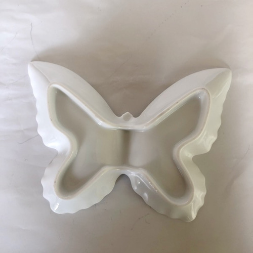 レーシーwhite・パピヨン（蝶々）のプレート（陶磁器） 小皿 HITOMI