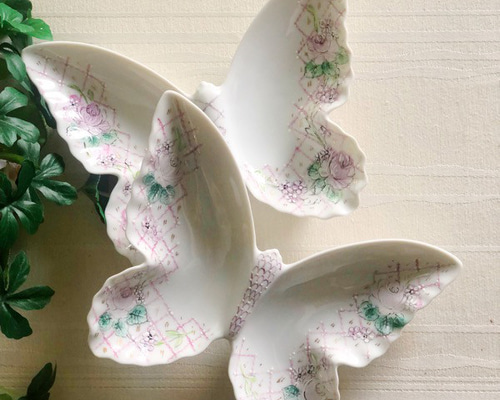 CELINEセリーヌ ☆ バタフライプレート 蝶々 陶器製 お皿 食器 CELINEセリーヌ ☆ バタフライプレート 蝶々 陶器製 お皿 食器