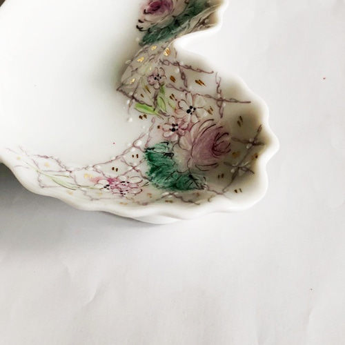 CELINEセリーヌ ☆ バタフライプレート 蝶々 陶器製 お皿 食器 レーシーwhite・パピヨン（蝶々）のプレート（陶磁器） 小皿 HITOMI