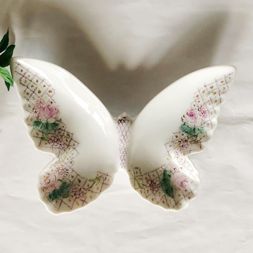 レーシーwhite・パピヨン（蝶々）のプレート（陶磁器） 小皿 HITOMI
