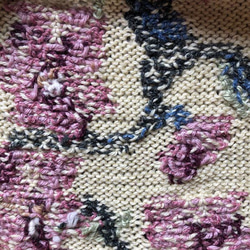 シルクウール　淡いイエロー地に花柄　編み込みプルオーバー 8枚目の画像