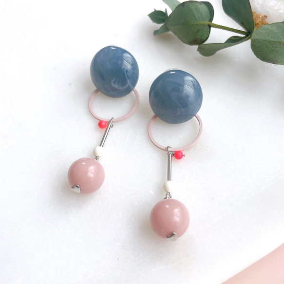 ネオンカラーがアクセント★パステルカラーのカラフルイヤリング - Pale Blue x Pink - 4枚目の画像