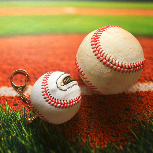 野球ボール型ミニポーチ 直径約5cm 小銭入れ 小物入れ ファスナー黒 本