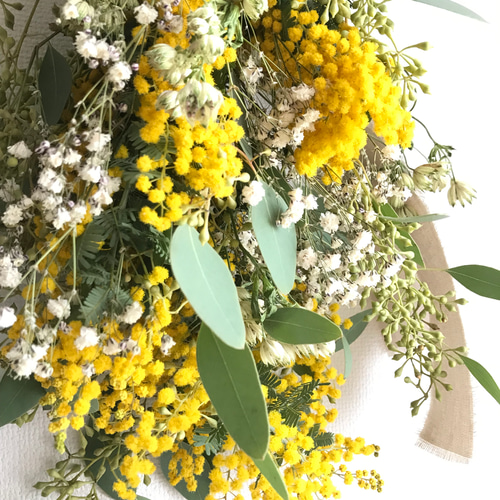 すぐに発送できます】ミモザとユーカリポポラスベリーをたっぷりと束ね  