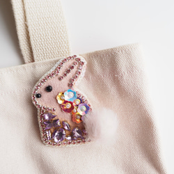 ✳︎ うさぎ pink ✳︎ ビーズ 刺繍 ブローチ 8枚目の画像