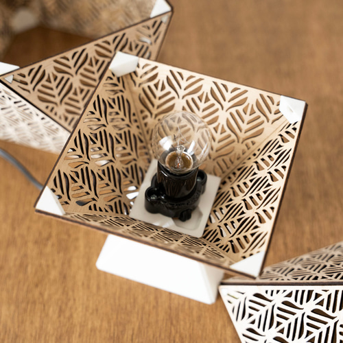 Delta16 Lamp_Leafy デルタ16面ランプ 桐から映し出される多面体の  