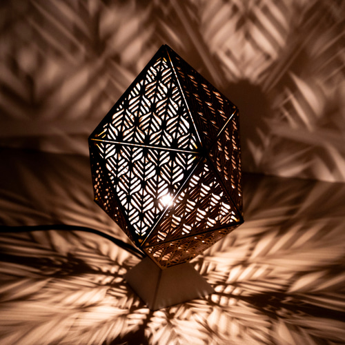 Delta16 Lamp_Leafy デルタ16面ランプ 桐から映し出される多面体の  
