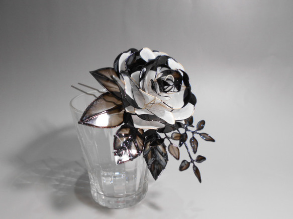 花簪　薔薇・バラ（黒）髪飾り 2枚目の画像
