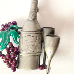 【ビンテージ 　葡萄・ワイン　の　ブローチ】アメリカ製　父の日　ワインソムリエ 2枚目の画像