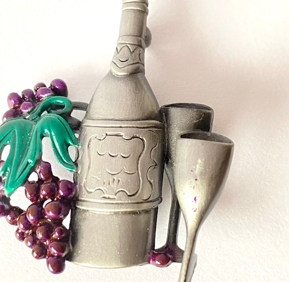 【ビンテージ 　葡萄・ワイン　の　ブローチ】アメリカ製　父の日　ワインソムリエ 2枚目の画像