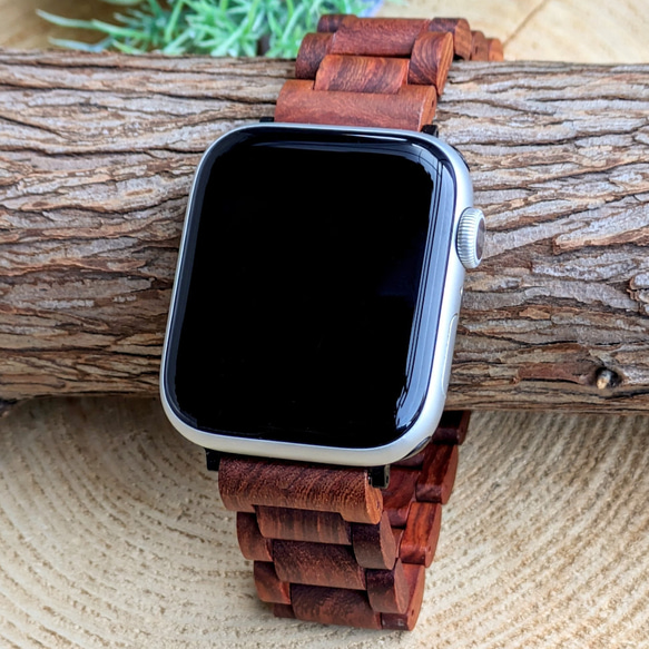 【木製バンド】EINBAND AppleWatch アップルウォッチ 天然木 20mm【レッドサンダルウッド】 2枚目の画像