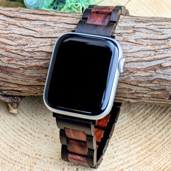 【木製バンド】EINBAND AppleWatch アップルウォッチ 天然木 20mm【エボニー×レッドサンダルウッド】 2枚目の画像