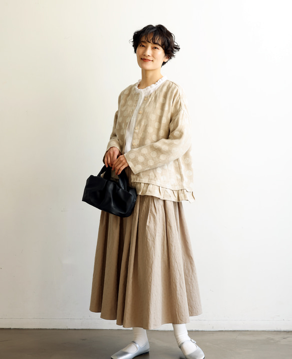 優雅的波點下擺荷葉邊外套，採用優質100%法國亞麻布料製成。 240306-1 第6張的照片