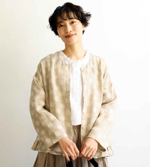 優雅的波點下擺荷葉邊外套，採用優質100%法國亞麻布料製成。 240306-1 第12張的照片