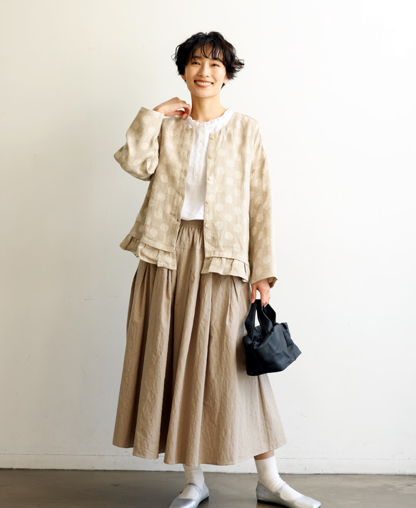 優雅的波點下擺荷葉邊外套，採用優質100%法國亞麻布料製成。 240306-1 第10張的照片