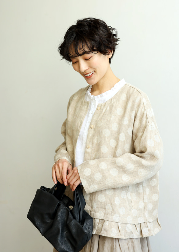 優雅的波點下擺荷葉邊外套，採用優質100%法國亞麻布料製成。 240306-1 第11張的照片