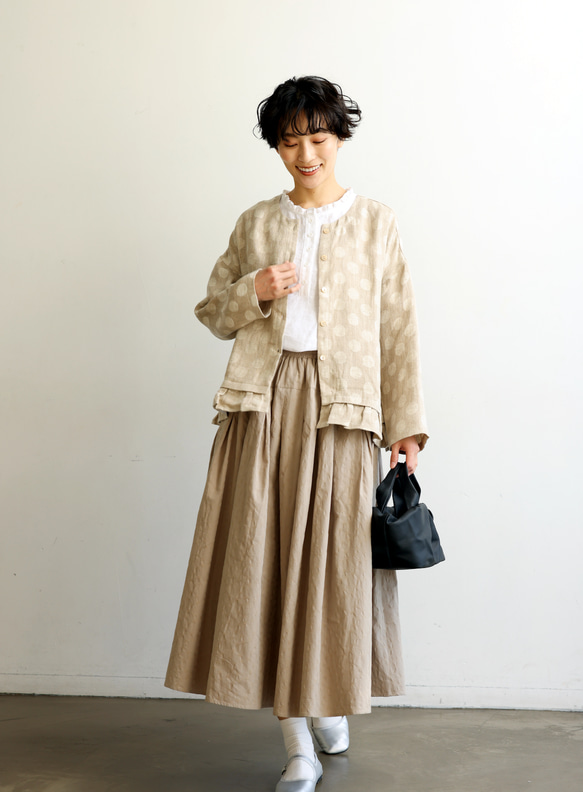 優雅的波點下擺荷葉邊外套，採用優質100%法國亞麻布料製成。 240306-1 第9張的照片