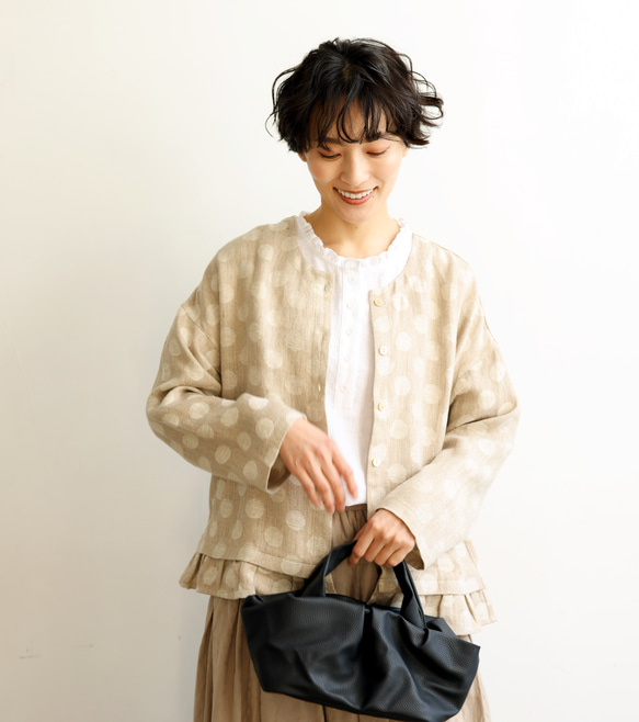 優雅的波點下擺荷葉邊外套，採用優質100%法國亞麻布料製成。 240306-1 第14張的照片