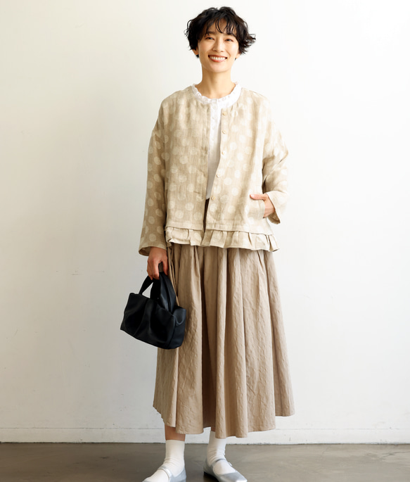 優雅的波點下擺荷葉邊外套，採用優質100%法國亞麻布料製成。 240306-1 第5張的照片