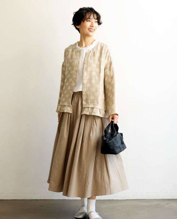 優雅的波點下擺荷葉邊外套，採用優質100%法國亞麻布料製成。 240306-1 第7張的照片