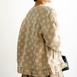 優雅的波點下擺荷葉邊外套，採用優質100%法國亞麻布料製成。 240306-1 第15張的照片