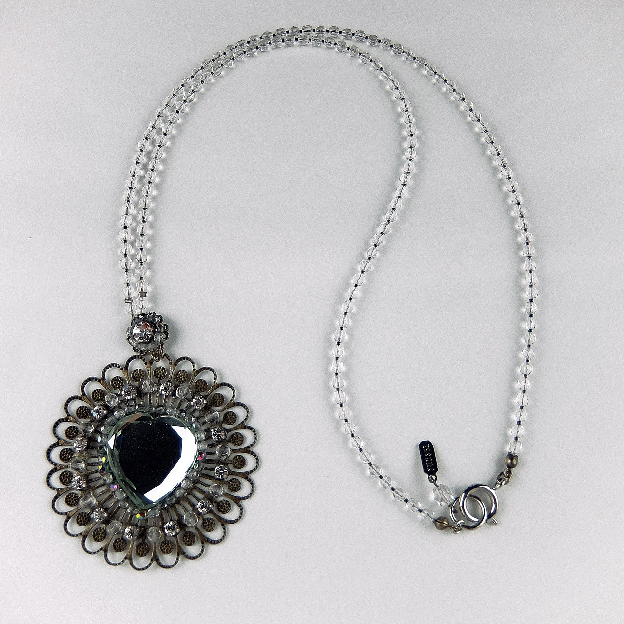 クリスタルハートラインストーンとチェコビーズ クリアのロングネックレス、大きなラインストーンのペンダントネックレス