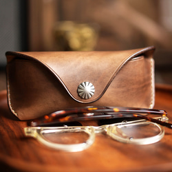 手作りの眼鏡ケース、HORWEEN社の本革製、レトロな耐圧性、3色から選択可能 5枚目の画像