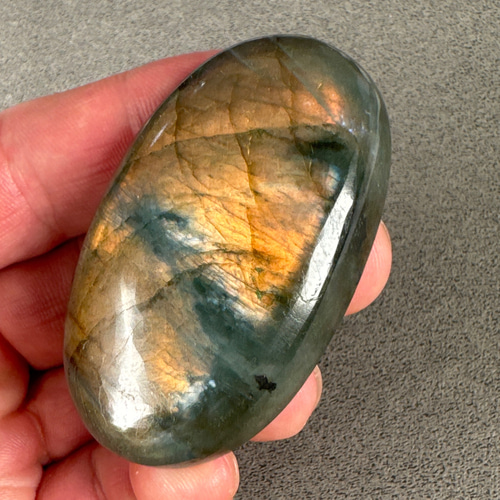 ラリマ 16ミリ越え大玉 ラブラドライト10ミリ 値下げ無理です ラリマ 16ミリ越え大玉 ラブラドライト10ミリ 値下げ無理です