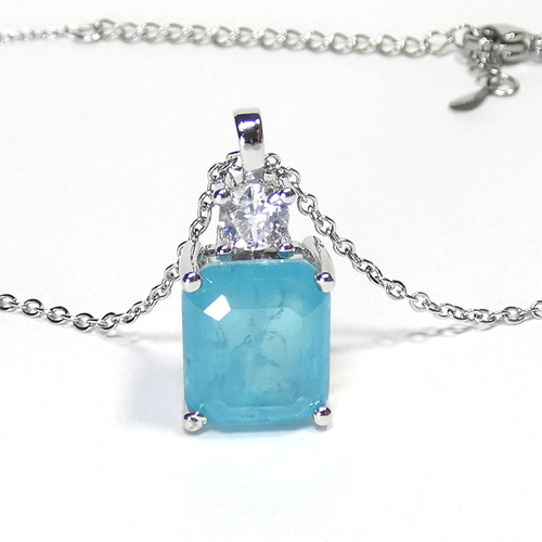 パライバトルマリンペンダントヘッド（色合わせイヤークリップ付き） パライバトルマリン ペンダントヘッド（色合わせイヤークリップ