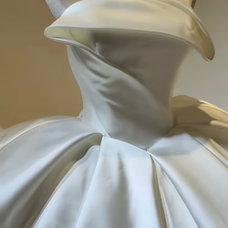 セール！売り切れまでに　シンプル　高級サテン　立体的　フレアースカート　ボリューム　オフホワイト　オーダーメイド可能花嫁 1枚目の画像