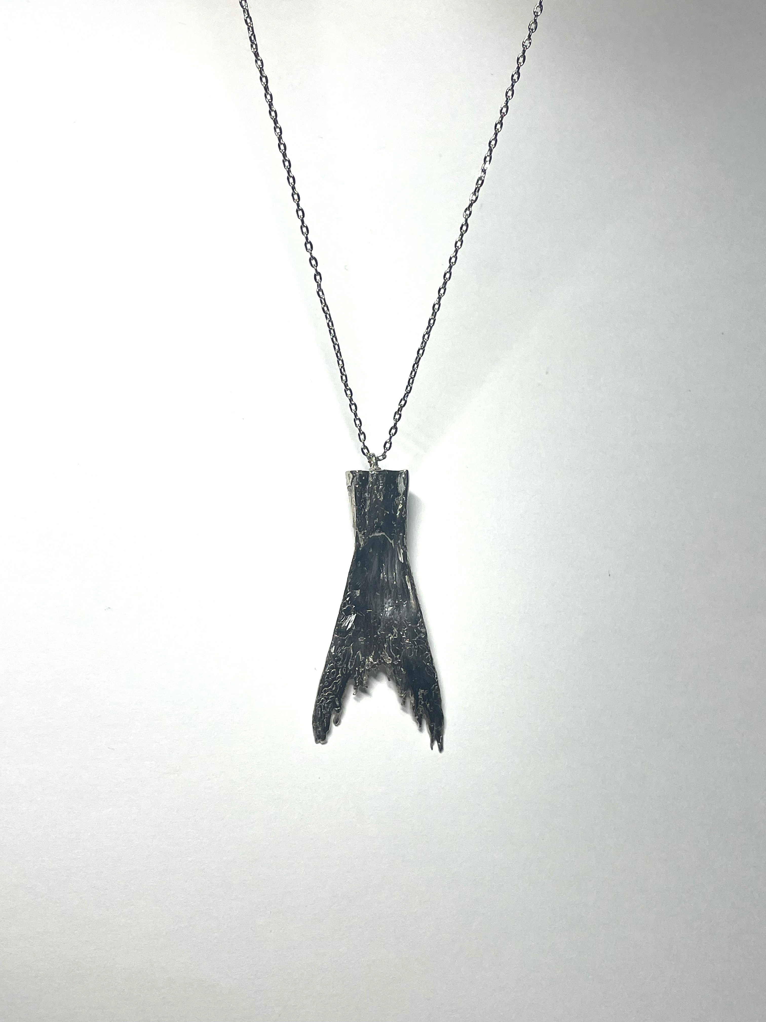 ハンドメイド　ネックレス　魚　尾びれ