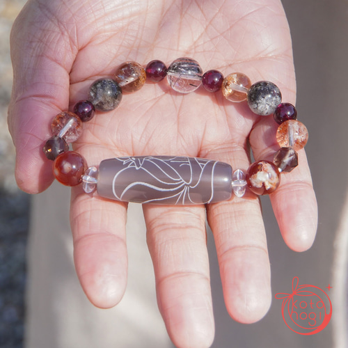 線天珠 & 一線薬師天珠 & 水晶 | gemgem garden ( ジェムジェム