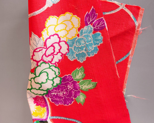 着せれる小さい人形の着物　古布縮緬　248192 キット】姉様人形【古布】 和小物 縮緬 古布 和雑貨